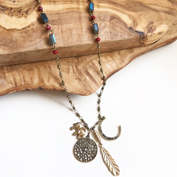 Express Jewelry - Express crescent moon feather necklace